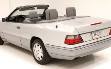 Mercedes-Benz-E-Class-Cabriolet-1994-6