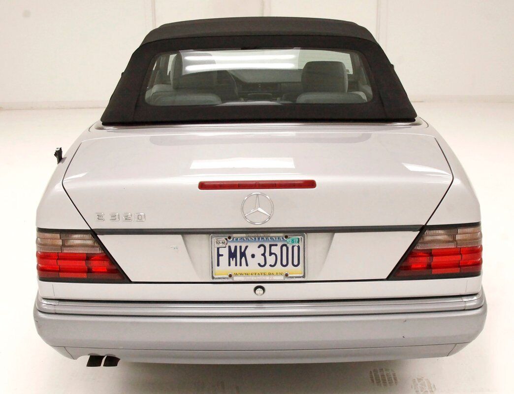 Mercedes-Benz-E-Class-Cabriolet-1994-7