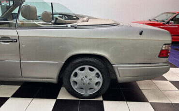 Mercedes-Benz-E-Class-Cabriolet-1995-17