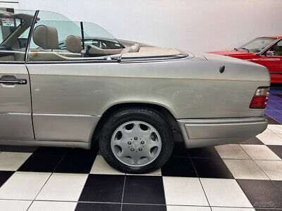 Mercedes-Benz-E-Class-Cabriolet-1995-17