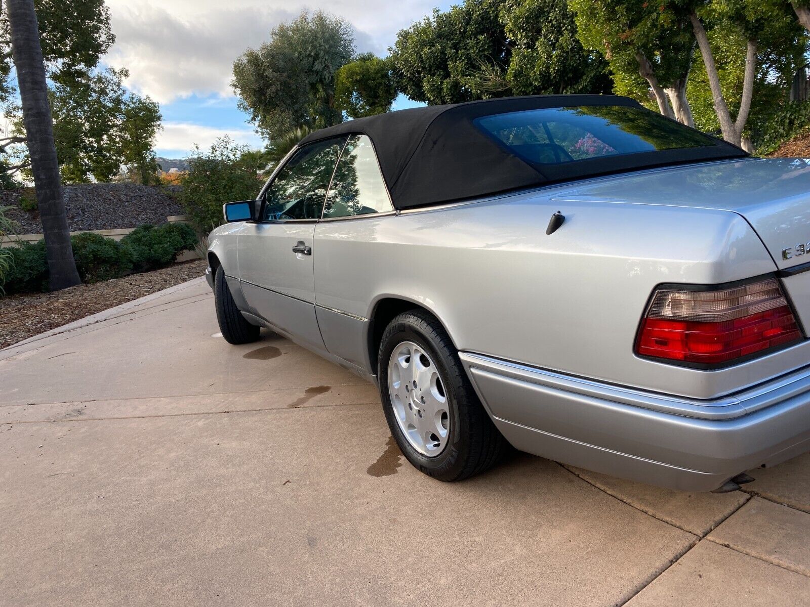 Mercedes-Benz-E-Class-Cabriolet-1995-2