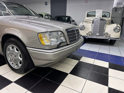 Mercedes-Benz-E-Class-Cabriolet-1995-2