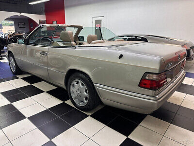 Mercedes-Benz-E-Class-Cabriolet-1995-21