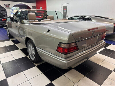 Mercedes-Benz-E-Class-Cabriolet-1995-22