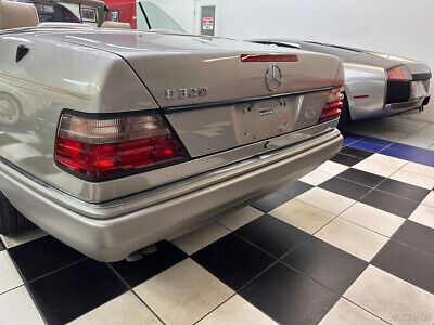 Mercedes-Benz-E-Class-Cabriolet-1995-23