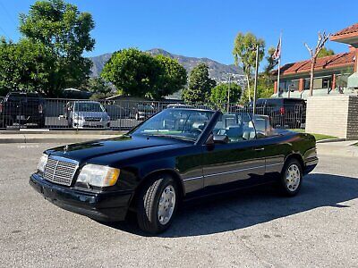 Mercedes-Benz-E-Class-Cabriolet-1995-3