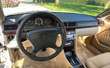 Mercedes-Benz-E-Class-Cabriolet-1995-32