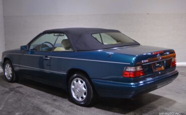 Mercedes-Benz-E-Class-Cabriolet-1995-4