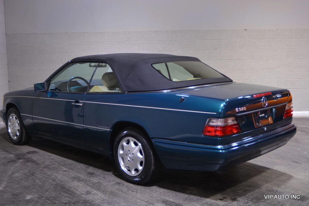 Mercedes-Benz-E-Class-Cabriolet-1995-4