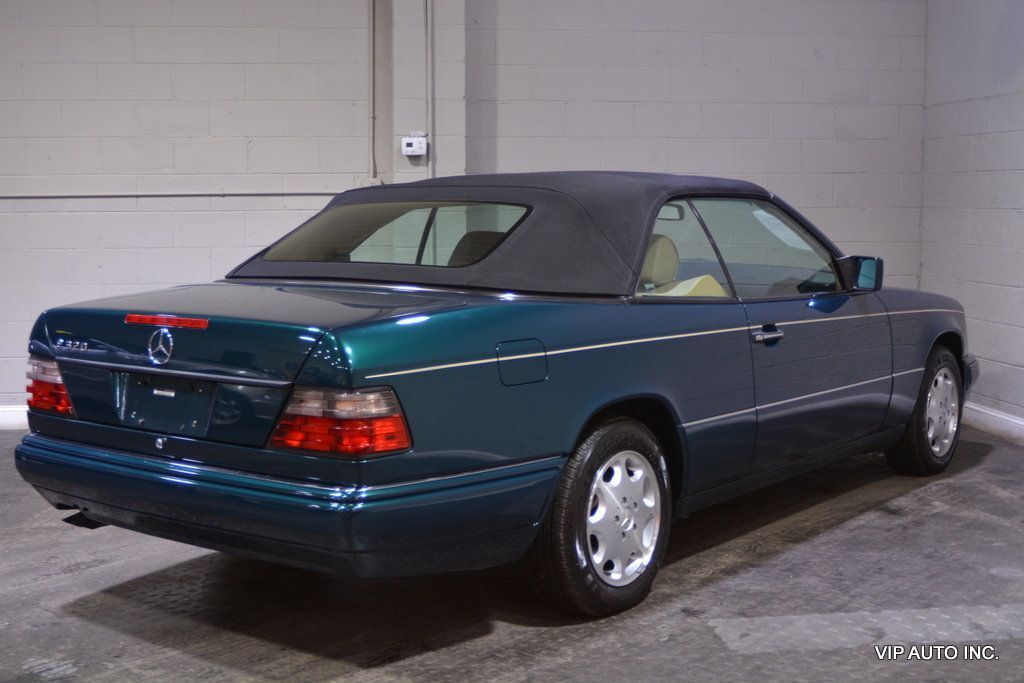 Mercedes-Benz-E-Class-Cabriolet-1995-5