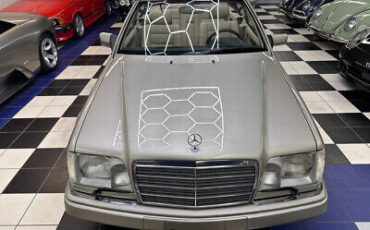 Mercedes-Benz-E-Class-Cabriolet-1995-5