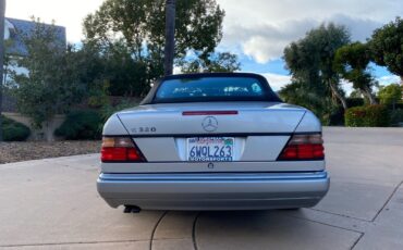 Mercedes-Benz-E-Class-Cabriolet-1995-6