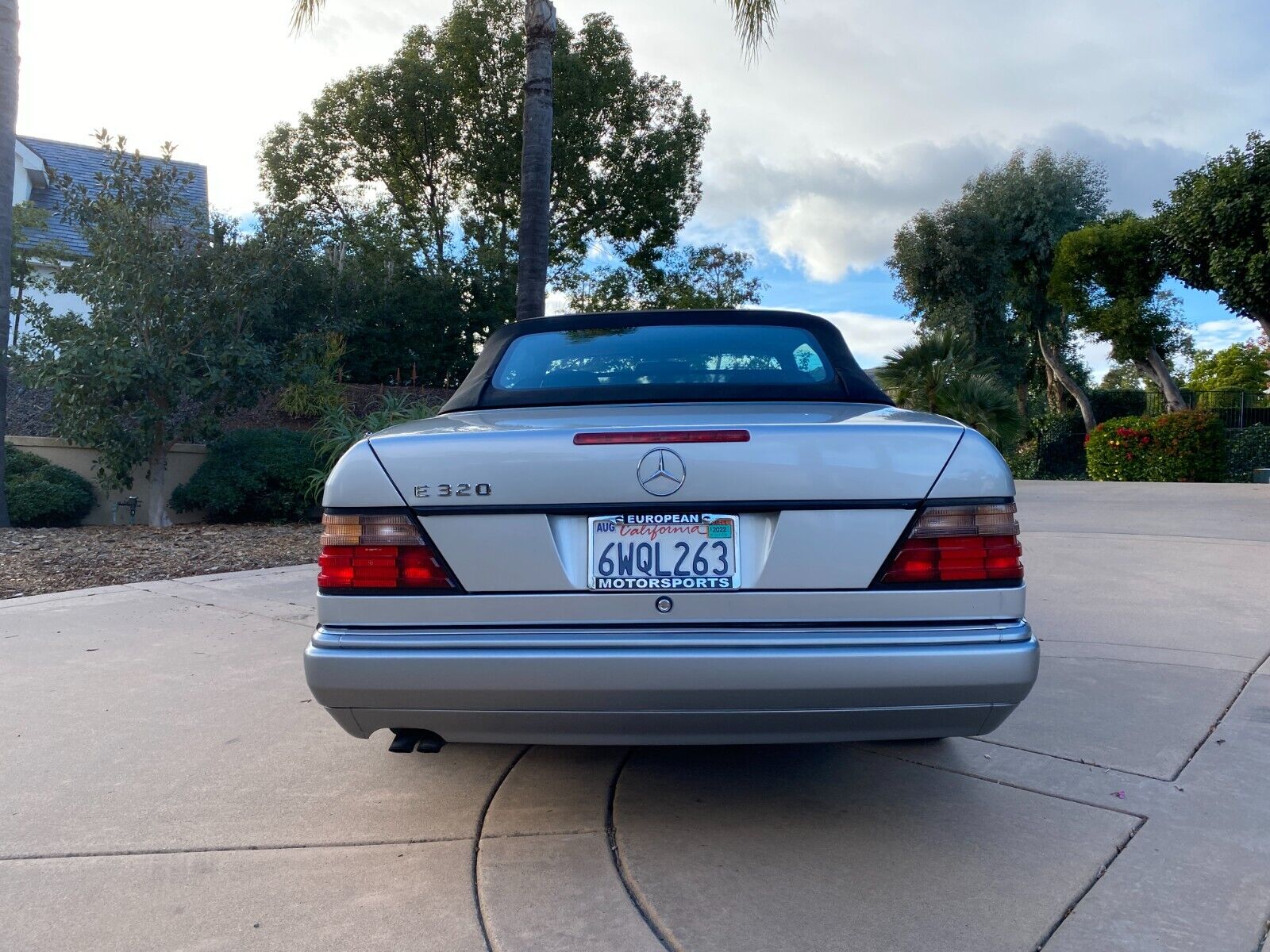 Mercedes-Benz-E-Class-Cabriolet-1995-6