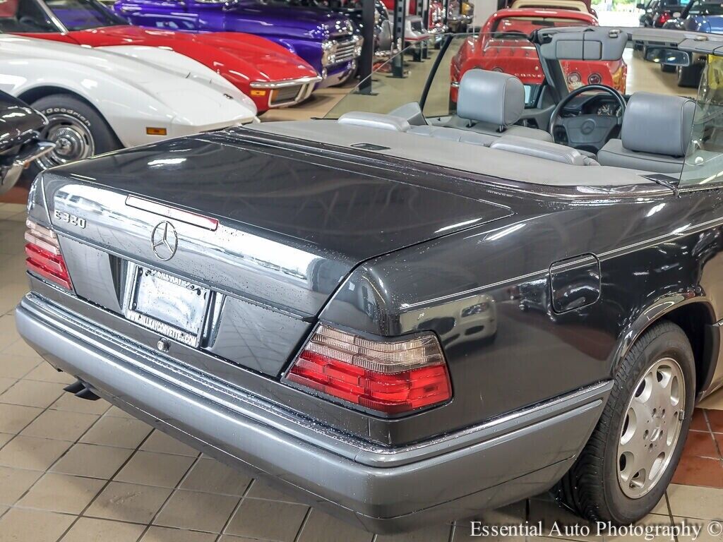 Mercedes-Benz-E-Class-Cabriolet-1995-9