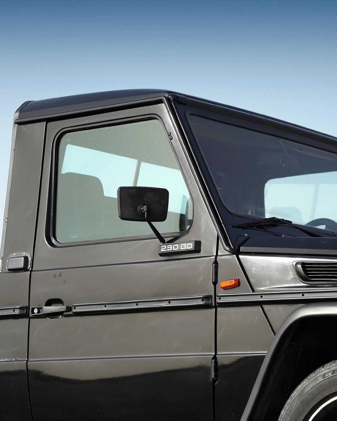 Mercedes-Benz-G-Class-1993-3