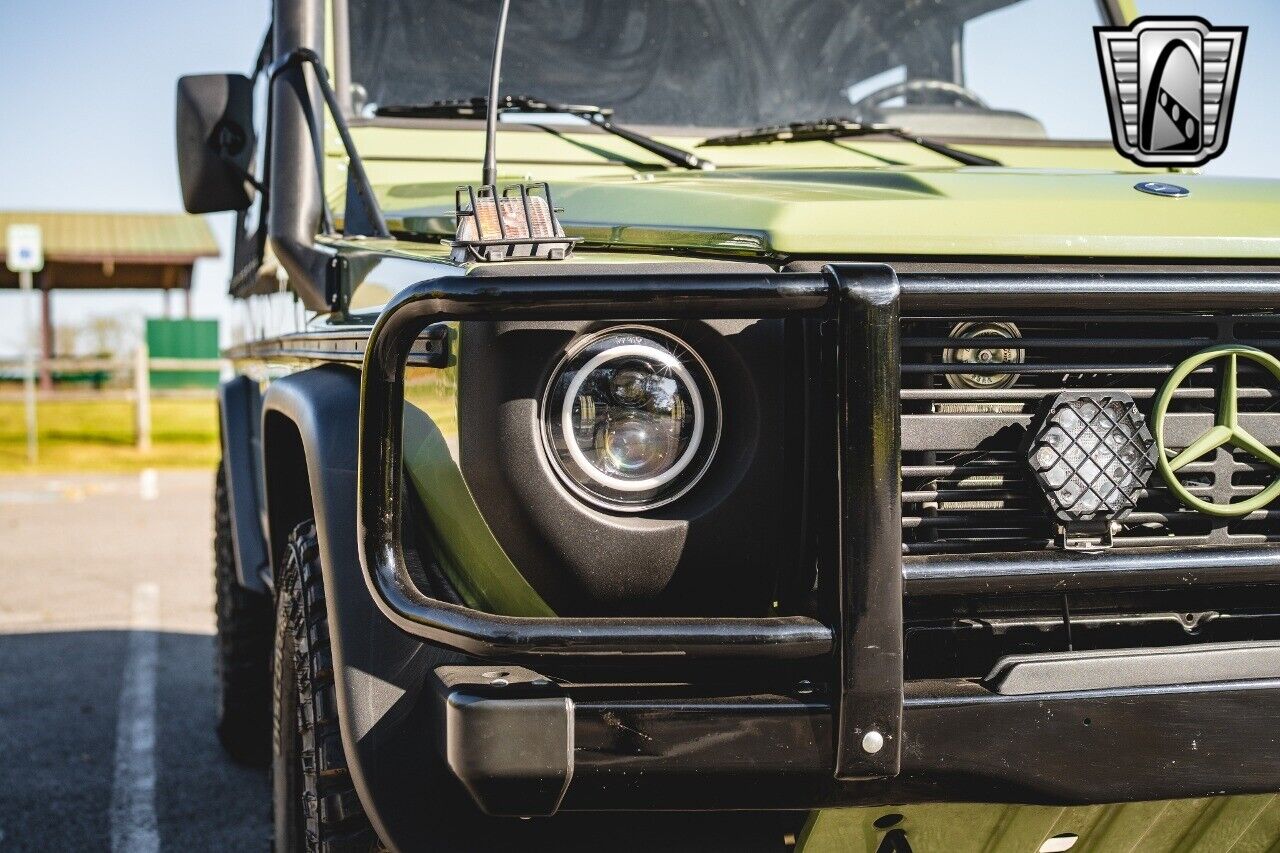 Mercedes-Benz-G-Class-Cabriolet-1990-11