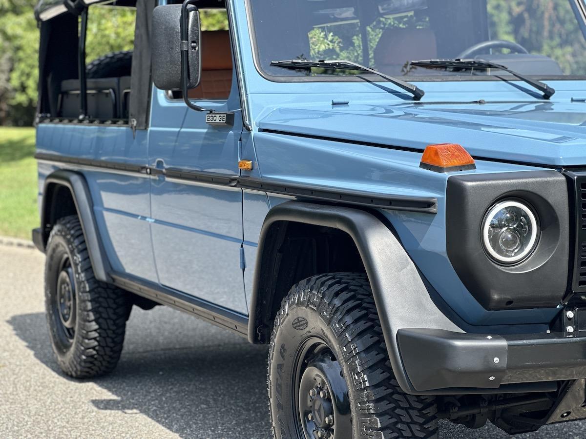 Mercedes-Benz-G-Class-Cabriolet-1993-21