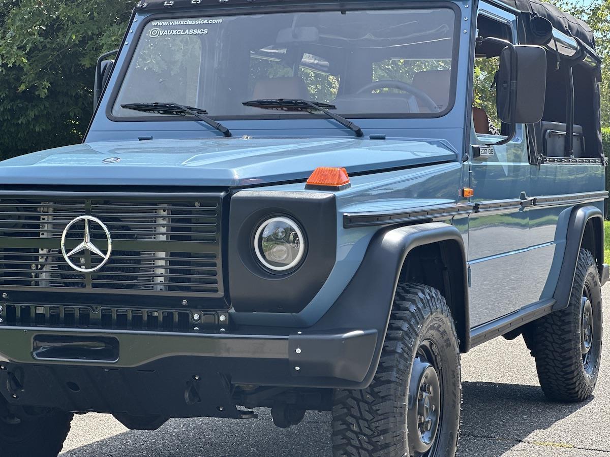 Mercedes-Benz-G-Class-Cabriolet-1993-37