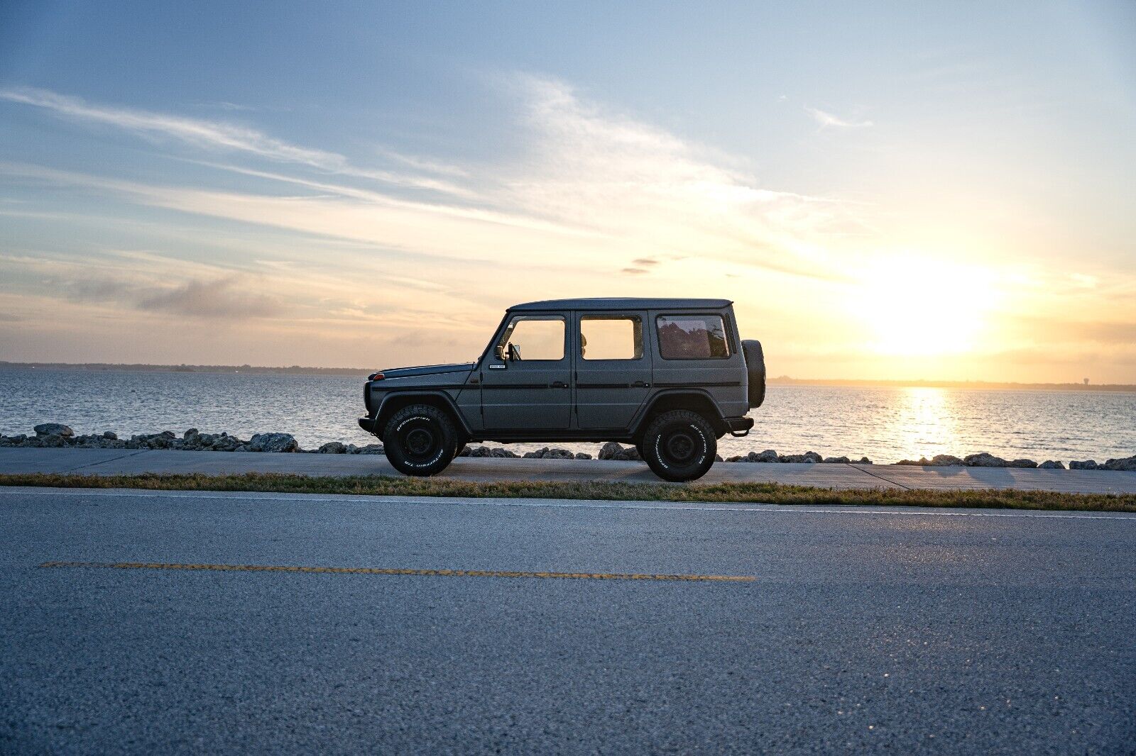 Mercedes-Benz-G-Class-SUV-1992-11