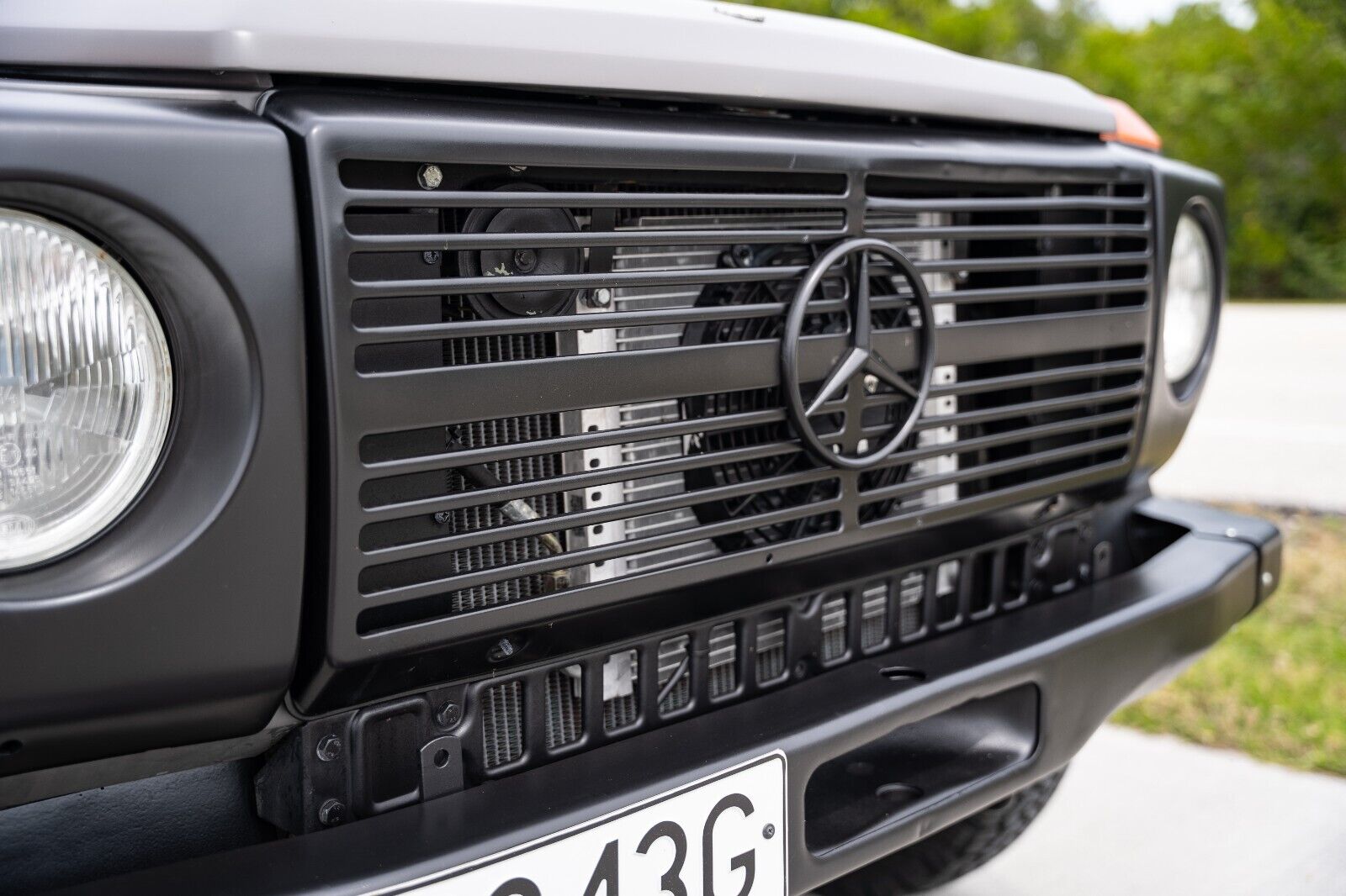 Mercedes-Benz-G-Class-SUV-1992-21