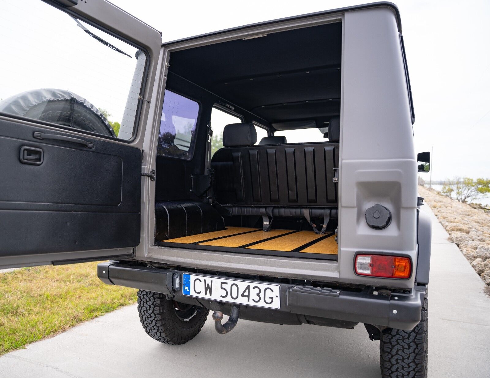 Mercedes-Benz-G-Class-SUV-1992-29