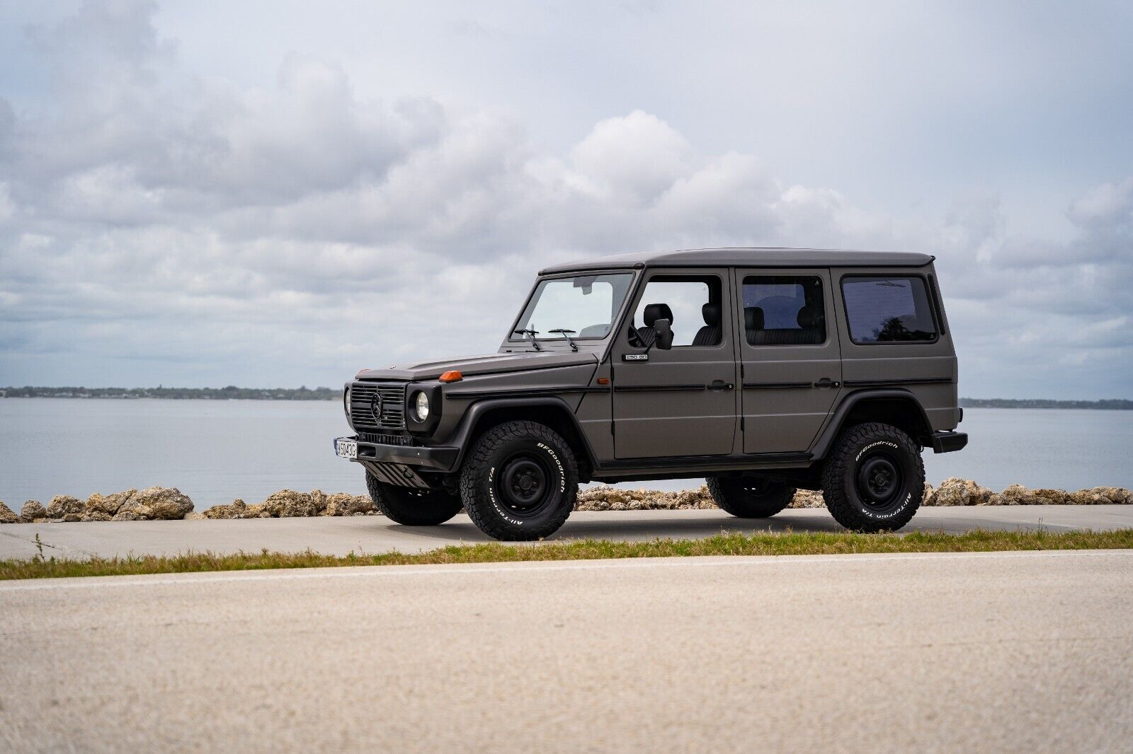 Mercedes-Benz-G-Class-SUV-1992-9