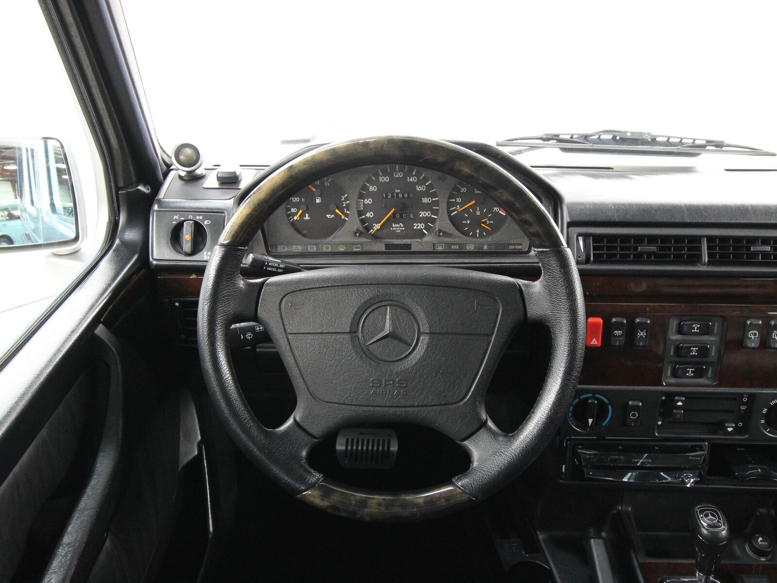 Mercedes-Benz-G320-SUV-1995-9