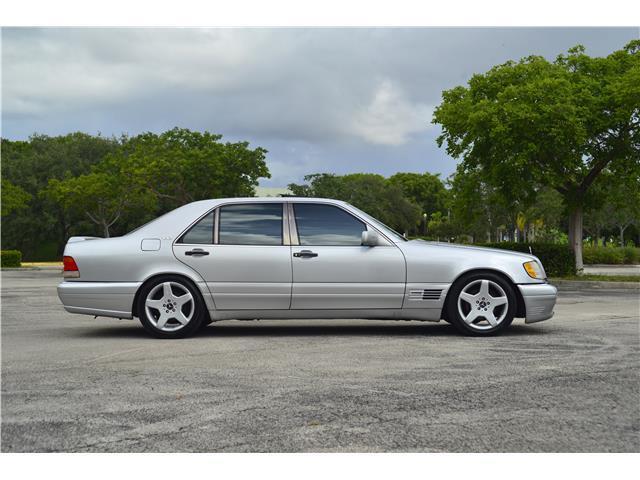 Mercedes-Benz-S-Class-1995-21