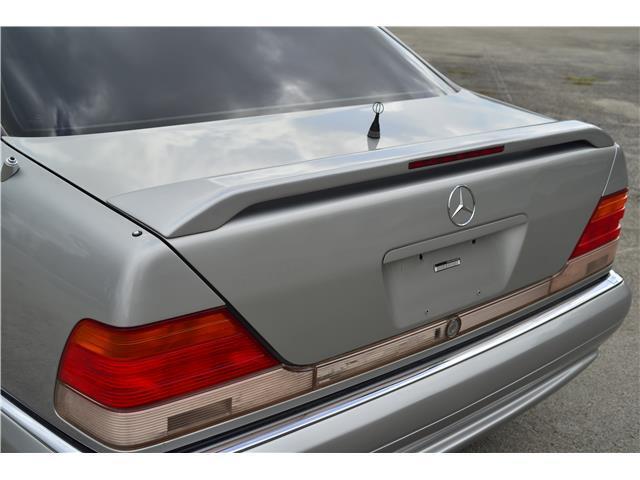 Mercedes-Benz-S-Class-1995-33