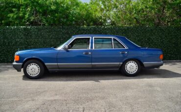 Mercedes-Benz-S-Class-Berline-1985-31