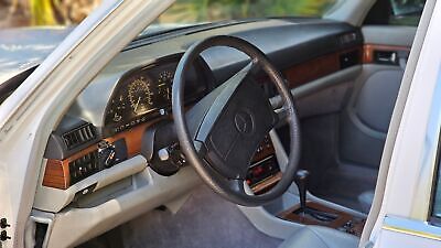 Mercedes-Benz-S-Class-Berline-1986-14