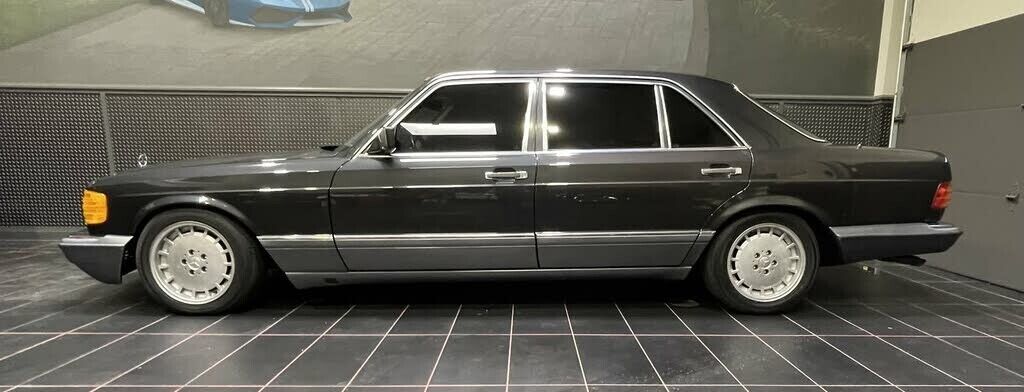 Mercedes-Benz-S-Class-Berline-1990-1