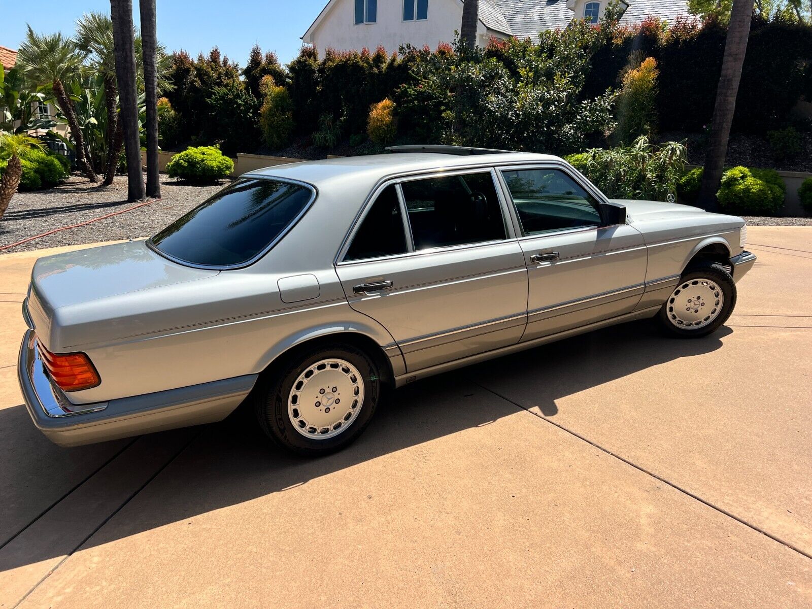 Mercedes-Benz-S-Class-Berline-1990-12