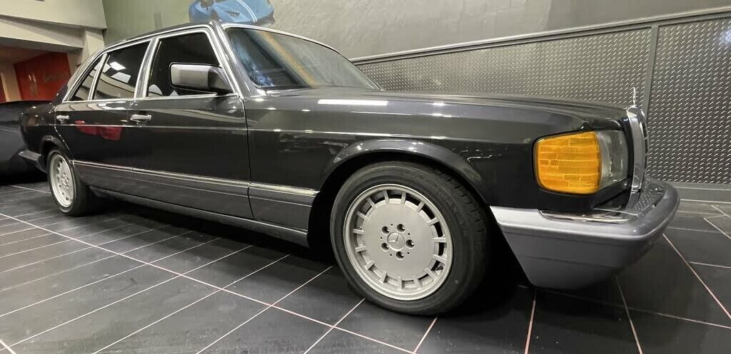 Mercedes-Benz-S-Class-Berline-1990-4