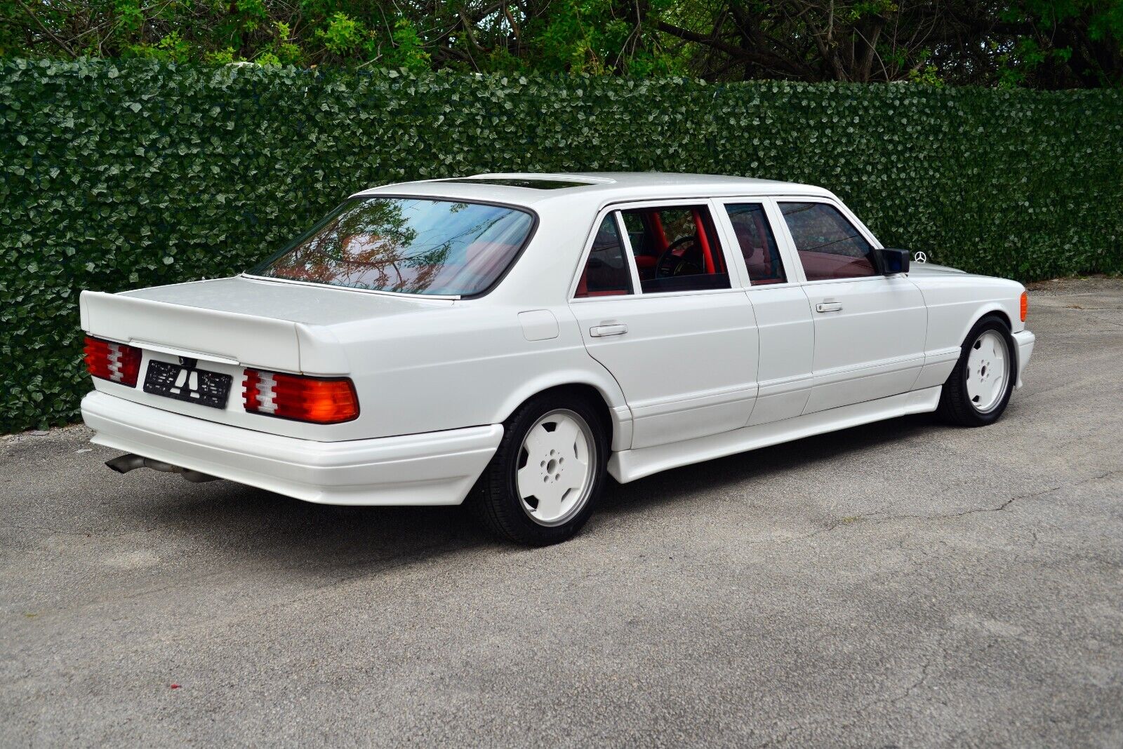 Mercedes-Benz-S-Class-Limousine-1986-14