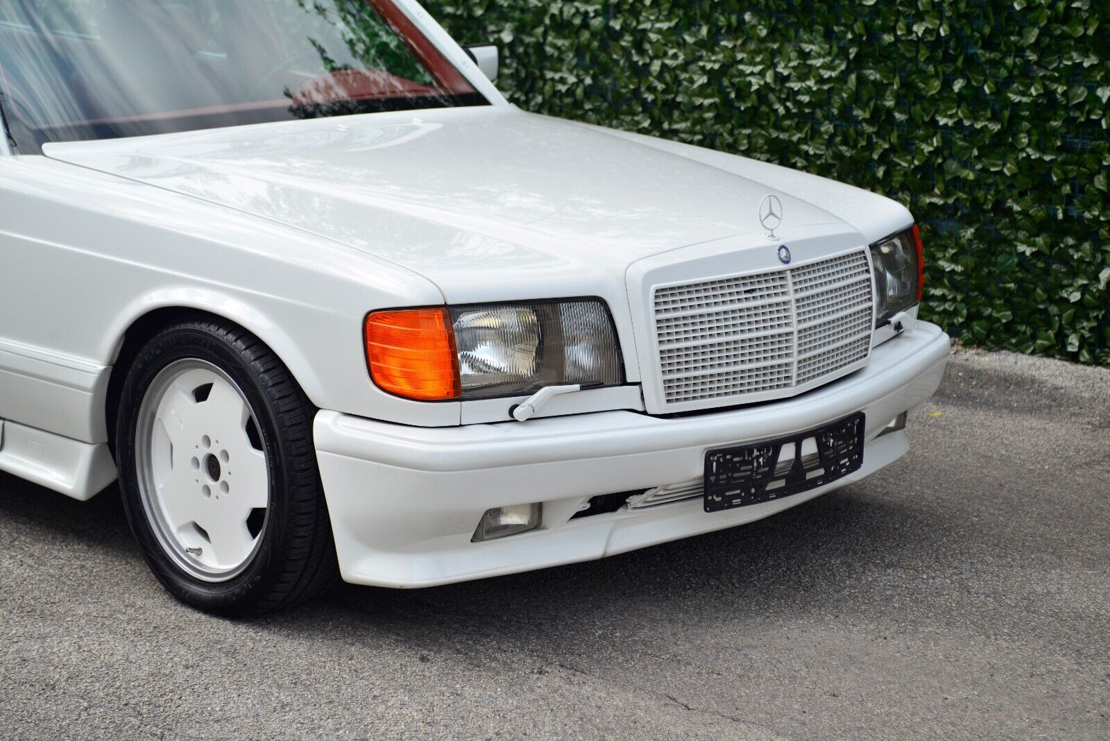 Mercedes-Benz-S-Class-Limousine-1986-17