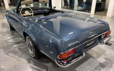 Mercedes-Benz-SL-Class-1969-4