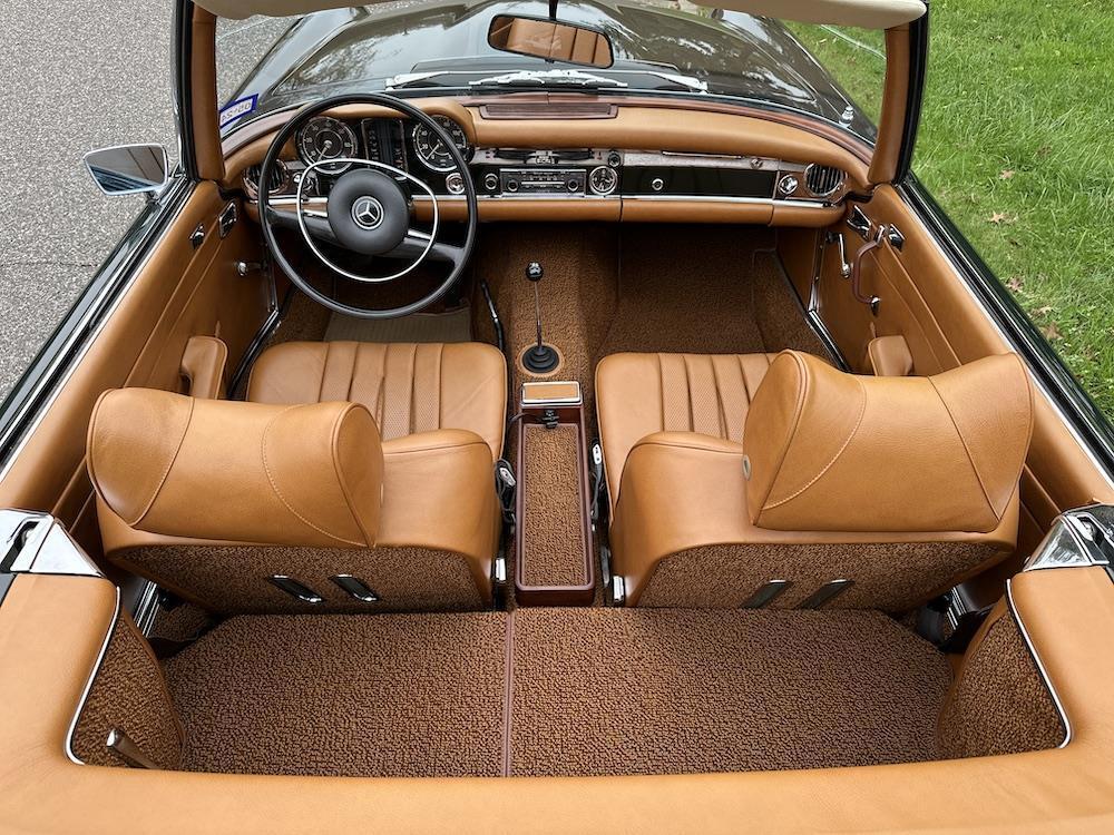 Mercedes-Benz-SL-Class-1970-4