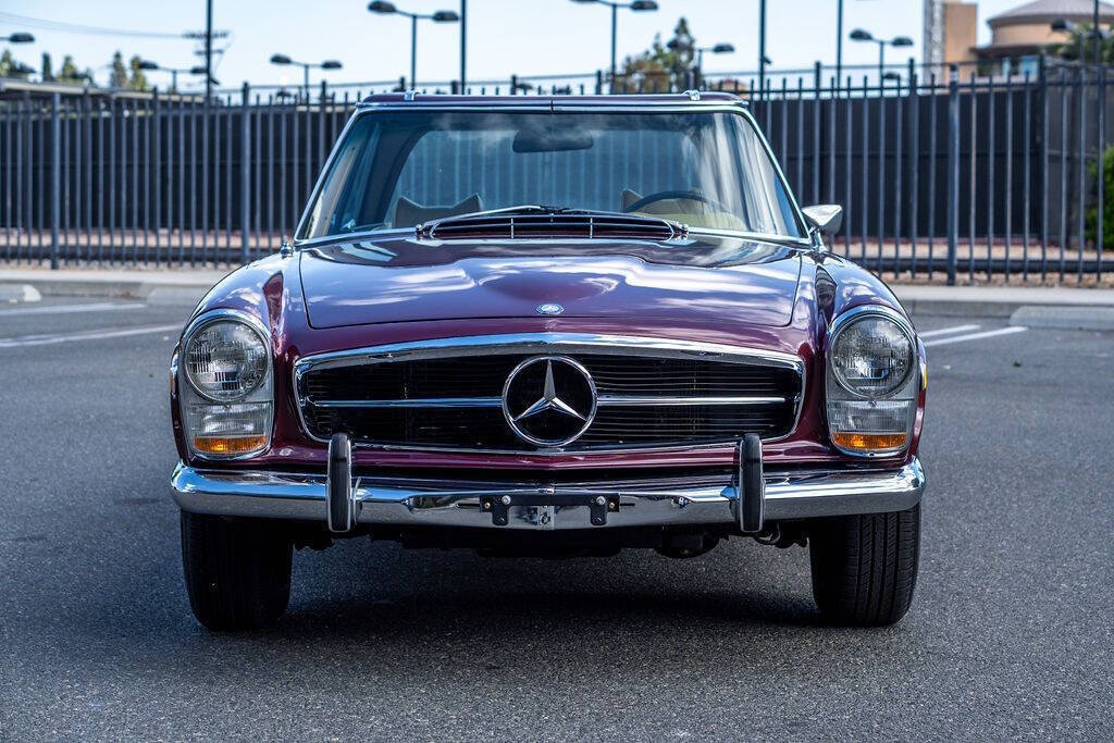 Mercedes-Benz-SL-Class-1971-23