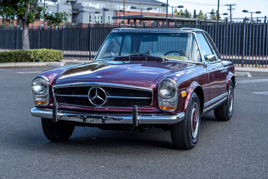 Mercedes-Benz-SL-Class-1971-24