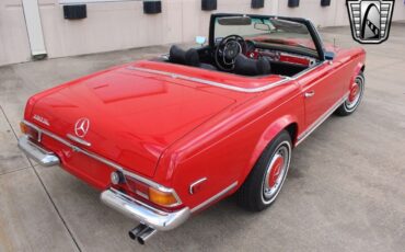 Mercedes-Benz-SL-Class-1971-28