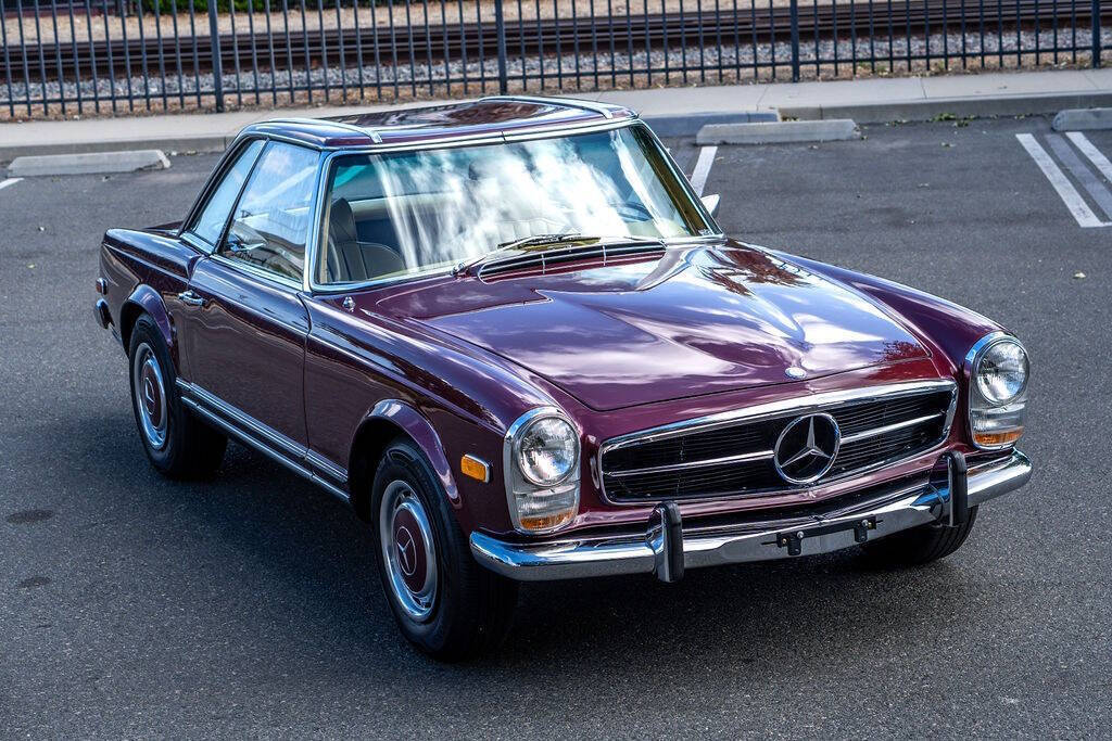 Mercedes-Benz-SL-Class-1971-32