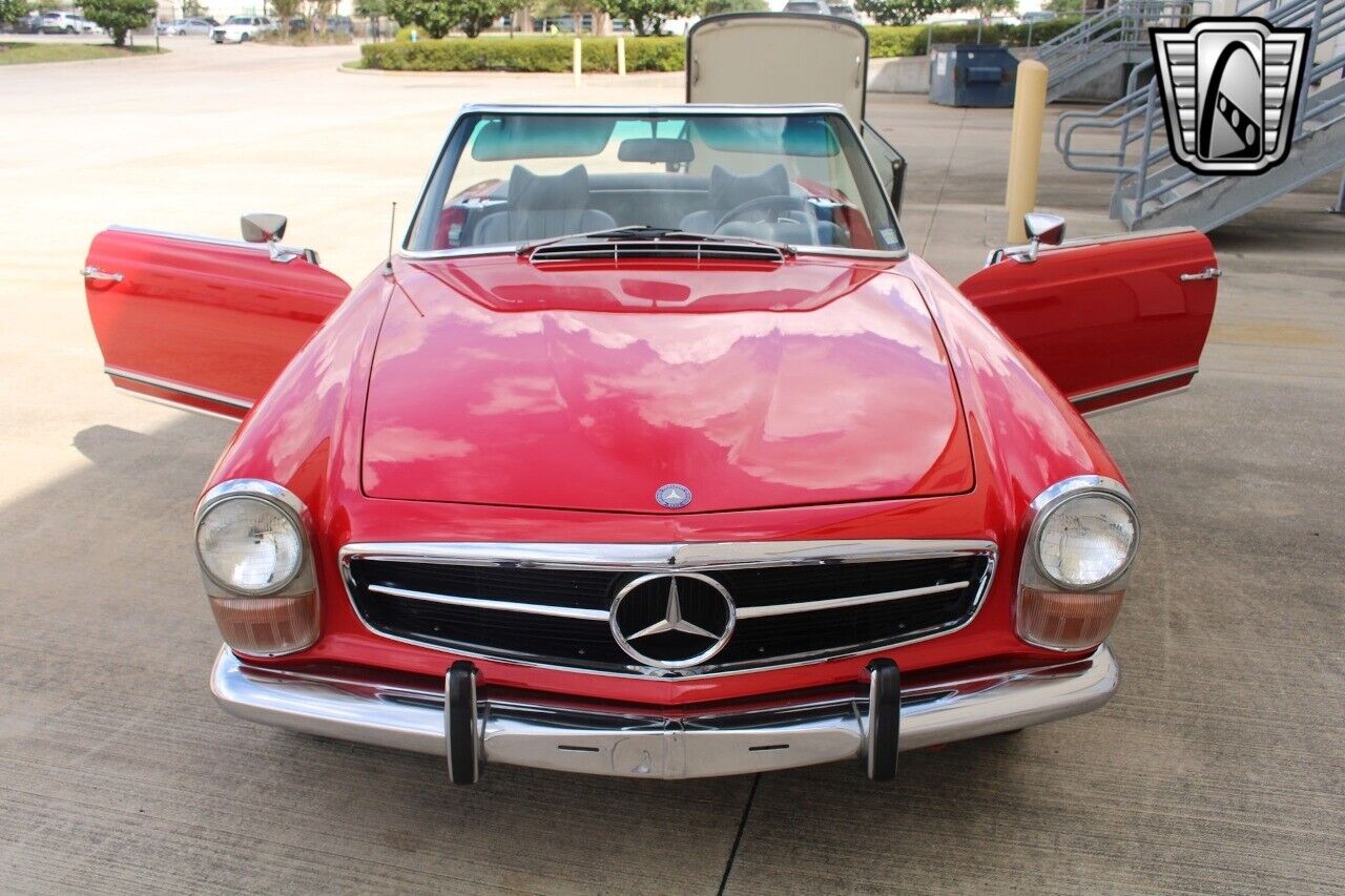 Mercedes-Benz-SL-Class-1971-32