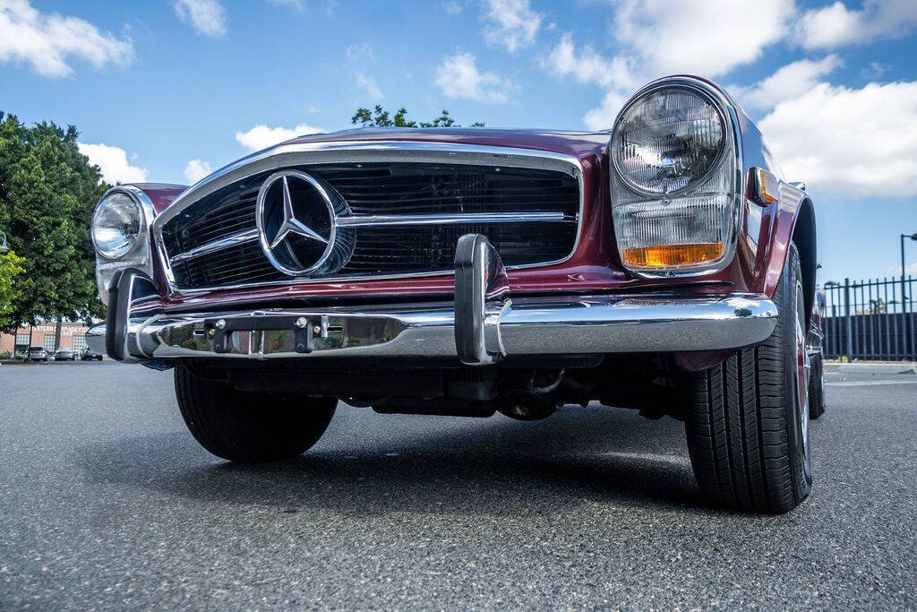 Mercedes-Benz-SL-Class-1971-35