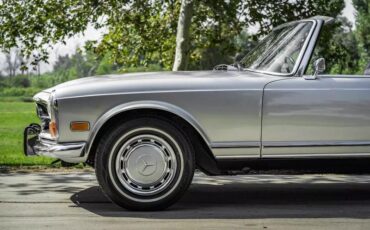 Mercedes-Benz-SL-Class-1971-8