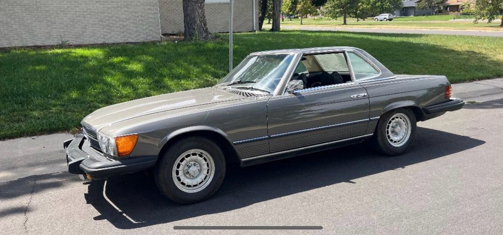 Mercedes-Benz-SL-Class-1974-12