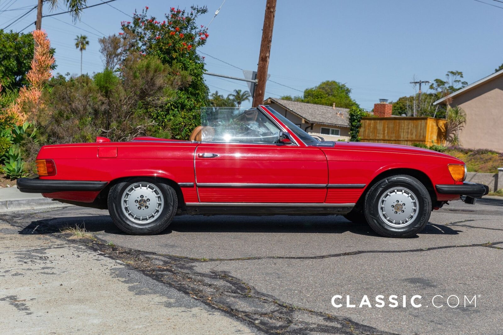 Mercedes-Benz-SL-Class-1974-3