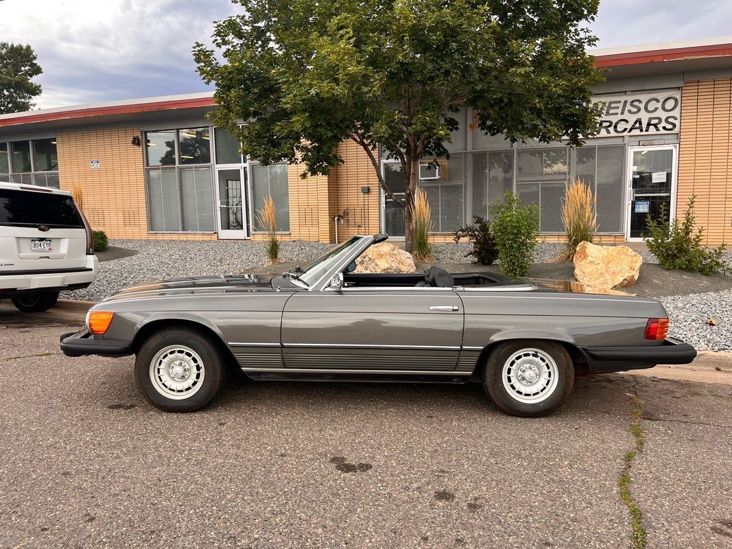 Mercedes-Benz-SL-Class-1974-3