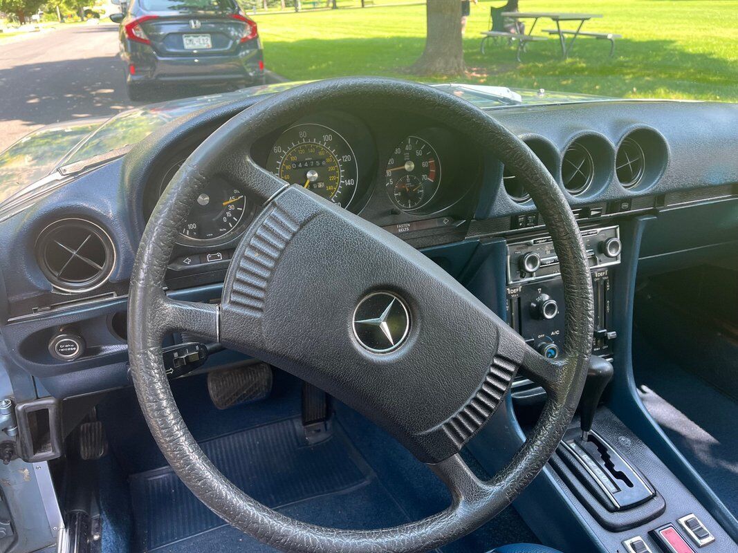 Mercedes-Benz-SL-Class-1975-8