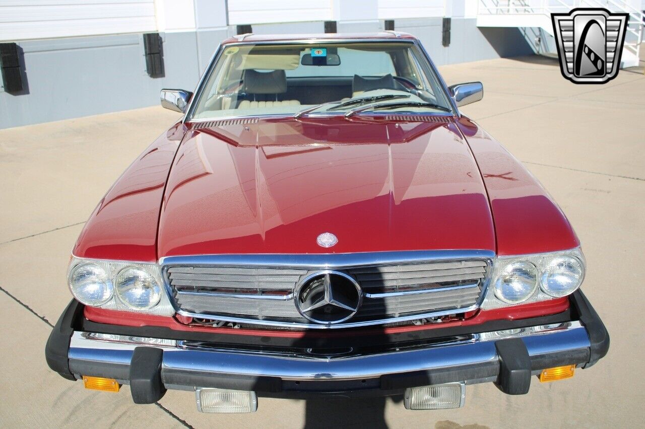 Mercedes-Benz-SL-Class-1977-6